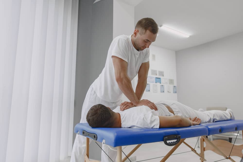 Do chiropractors deal with emergencies?